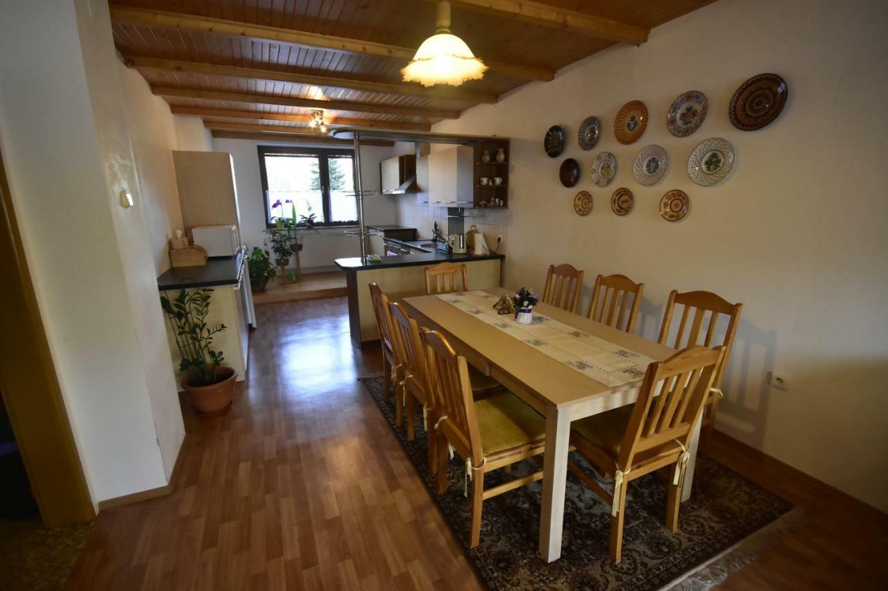 Privat Bea Apartment Podturen ภายนอก รูปภาพ